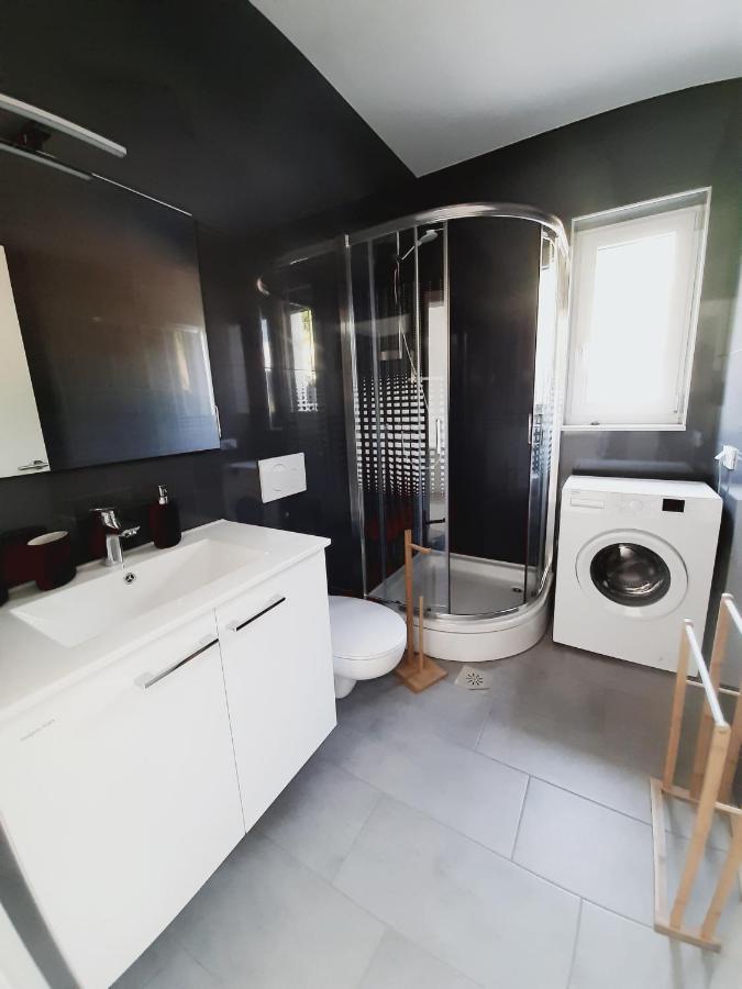 Green Bee Apartment Lesce  Zewnętrze zdjęcie