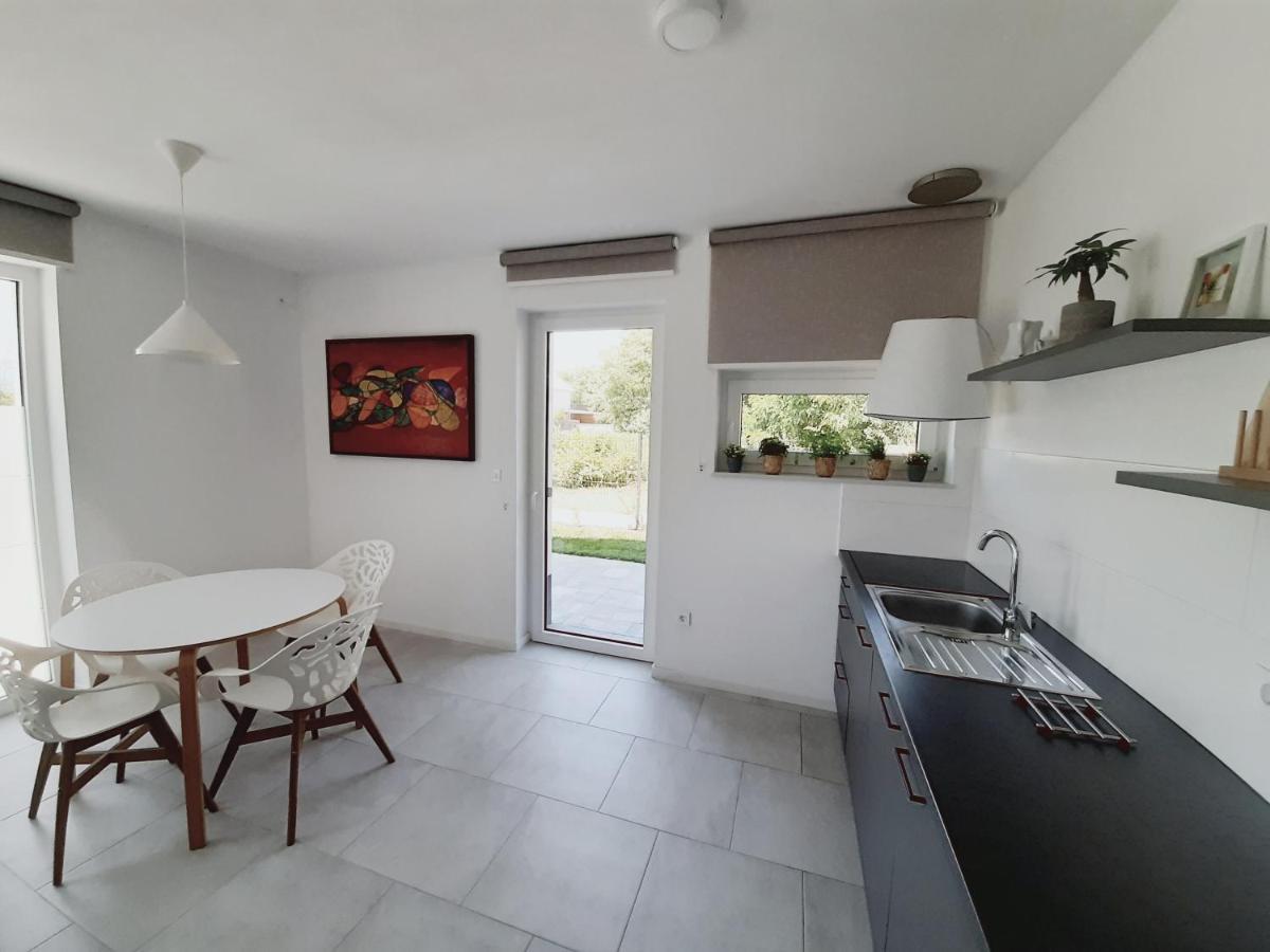 Green Bee Apartment Lesce  Zewnętrze zdjęcie